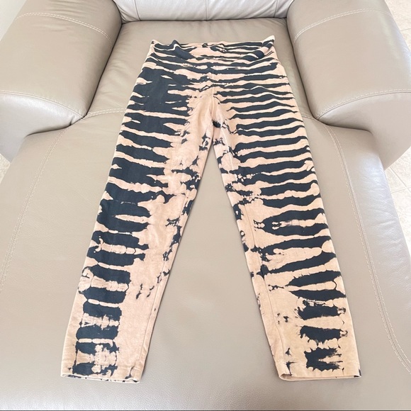 Otomix yoga capri cropped pants Size L - Picture 5 of 10